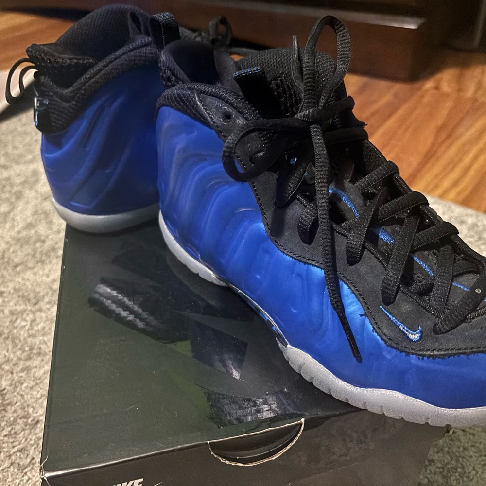 Sneakers size 2